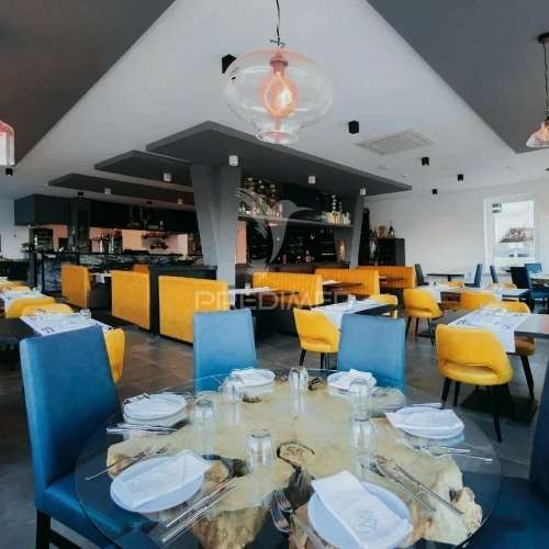 Alojamento local localizado em porto de mós, leiria com restaurante.