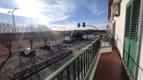 Apartamento t3 em beringel ( venda conjunta com restaurante e moradia por recuperar)