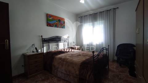 Apartamento t3 em beringel ( venda conjunta com restaurante e moradia por recuperar)
