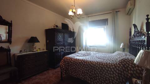 Apartamento t3 em beringel ( venda conjunta com restaurante e moradia por recuperar)