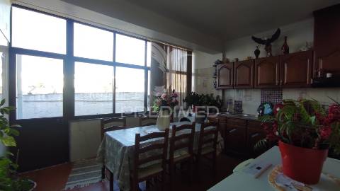 Apartamento t3 em beringel ( venda conjunta com restaurante e moradia por recuperar)