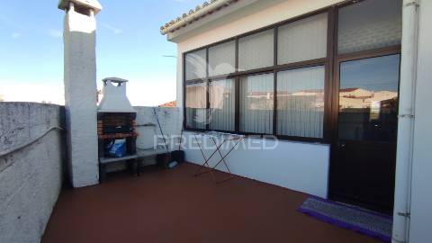 Apartamento t3 em beringel ( venda conjunta com restaurante e moradia por recuperar)
