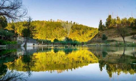 Ruina perto praia fluvial troviscal