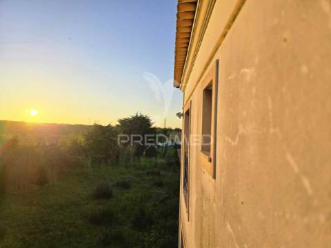 Casa senhorial em arraiados – um refúgio único com zona comercial!