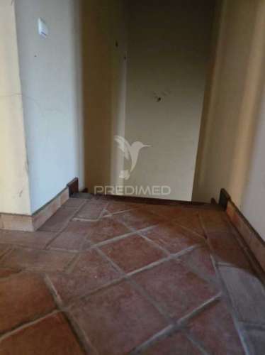 Casa senhorial em arraiados – um refúgio único com zona comercial!