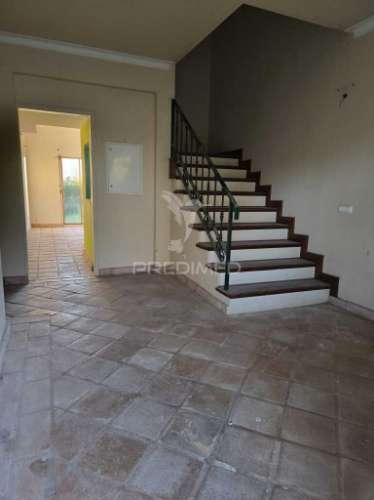 Casa senhorial em arraiados – um refúgio único com zona comercial!