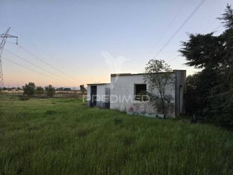 Casa senhorial em arraiados – um refúgio único com zona comercial!