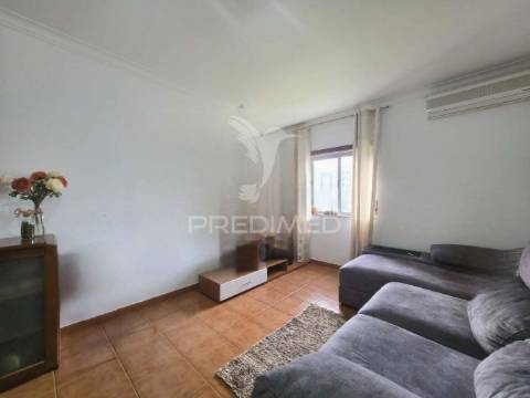 Apartamento t3 com garagem, no centro de rio maior