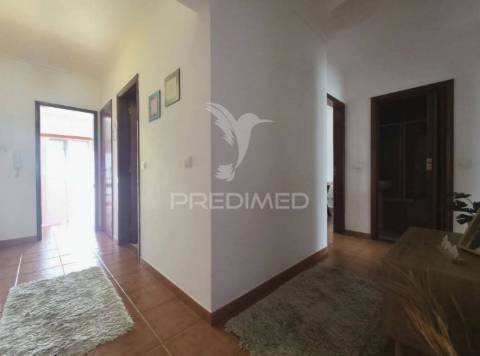 Apartamento t3 com garagem, no centro de rio maior