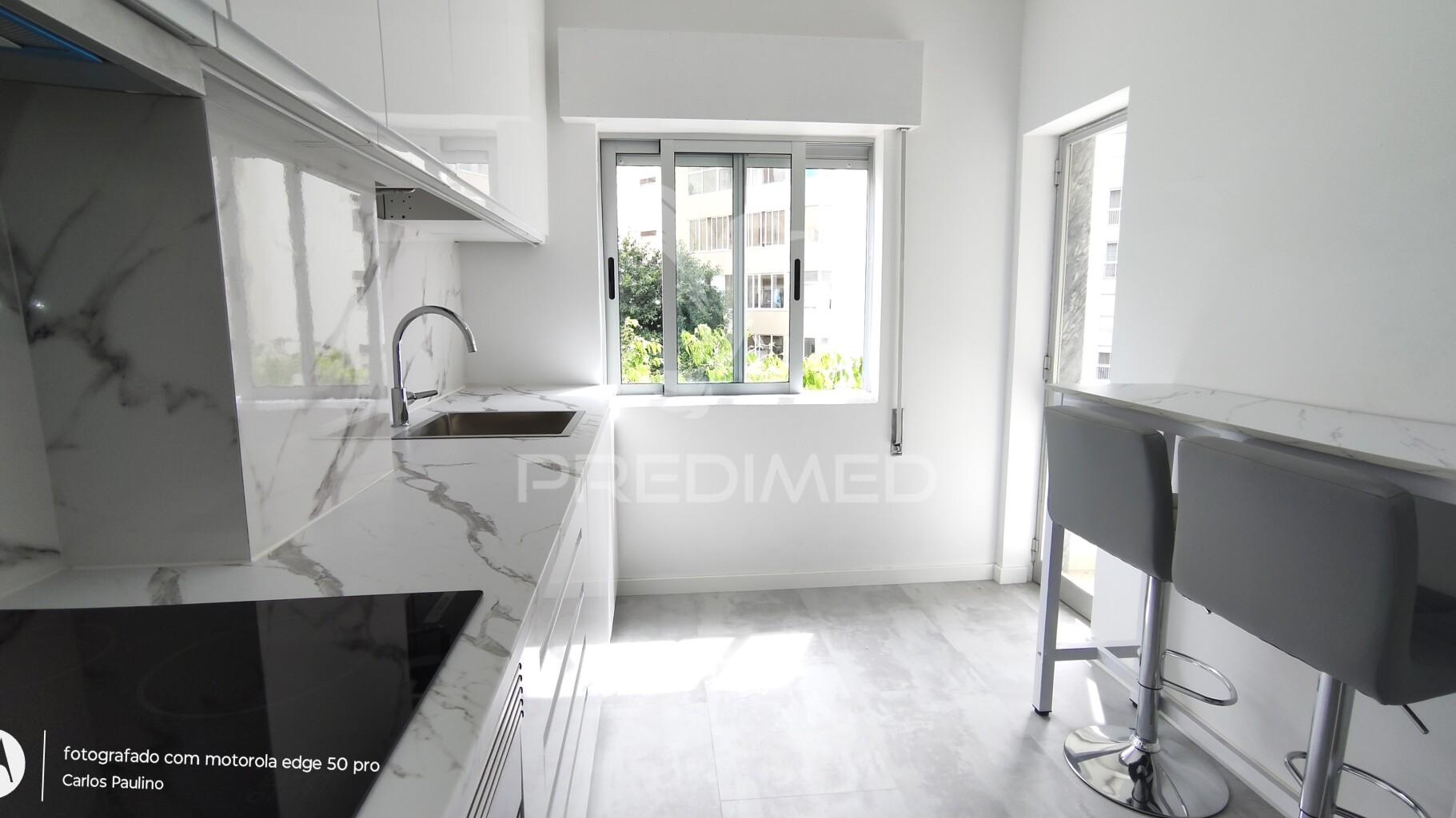Apartamento t2 localizado na urb. bom joão -faro