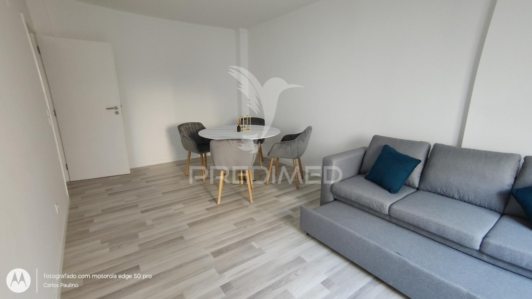 Apartamento t2 localizado na urb. bom joão -faro