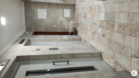 Apartamento t2 localizado na urb. bom joão -faro