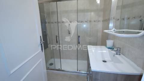 Apartamento t2 na praia da rocha, vista mar