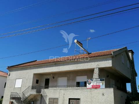 1º andar de moradia em nisa