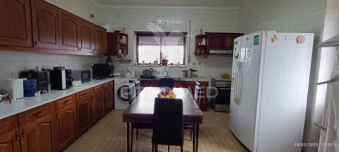 1º andar de moradia em nisa