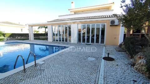 Moradia m5 com piscina ,portimão