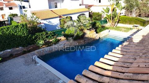 Moradia m5 com piscina ,portimão