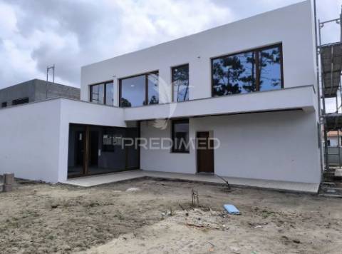 Moradia t3 nova