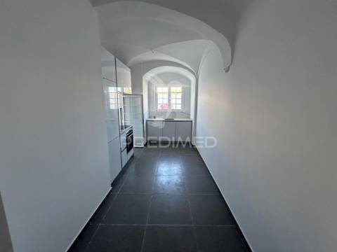 Apartamento t3 com lugar de garagem centro histórico elvas
