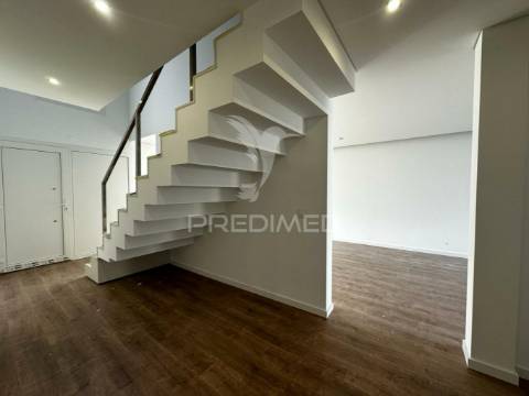 Moradia de luxo v3 com piscina elvas