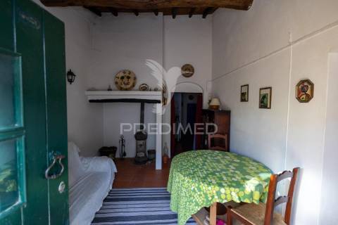 Vende-se moradia em banda em terena, alandroal