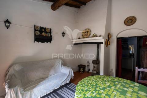 Vende-se moradia em banda em terena, alandroal