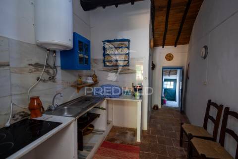 Vende-se moradia em banda em terena, alandroal
