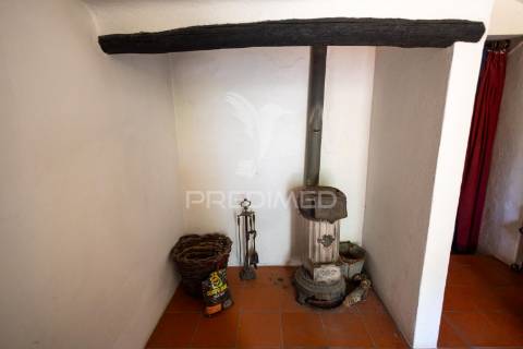 Vende-se moradia em banda em terena, alandroal
