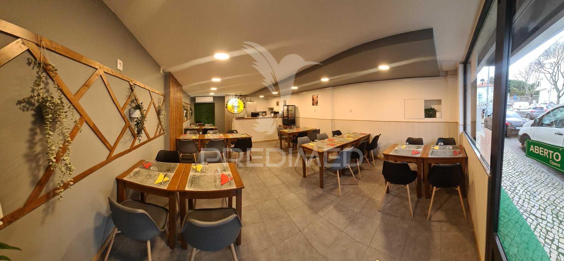 Churrasqueira + restaurante com duas salas