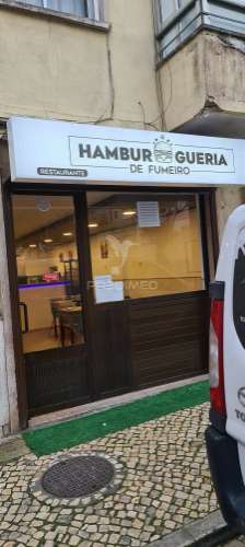 Churrasqueira + restaurante com duas salas