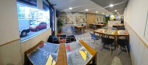 Churrasqueira + restaurante com duas salas