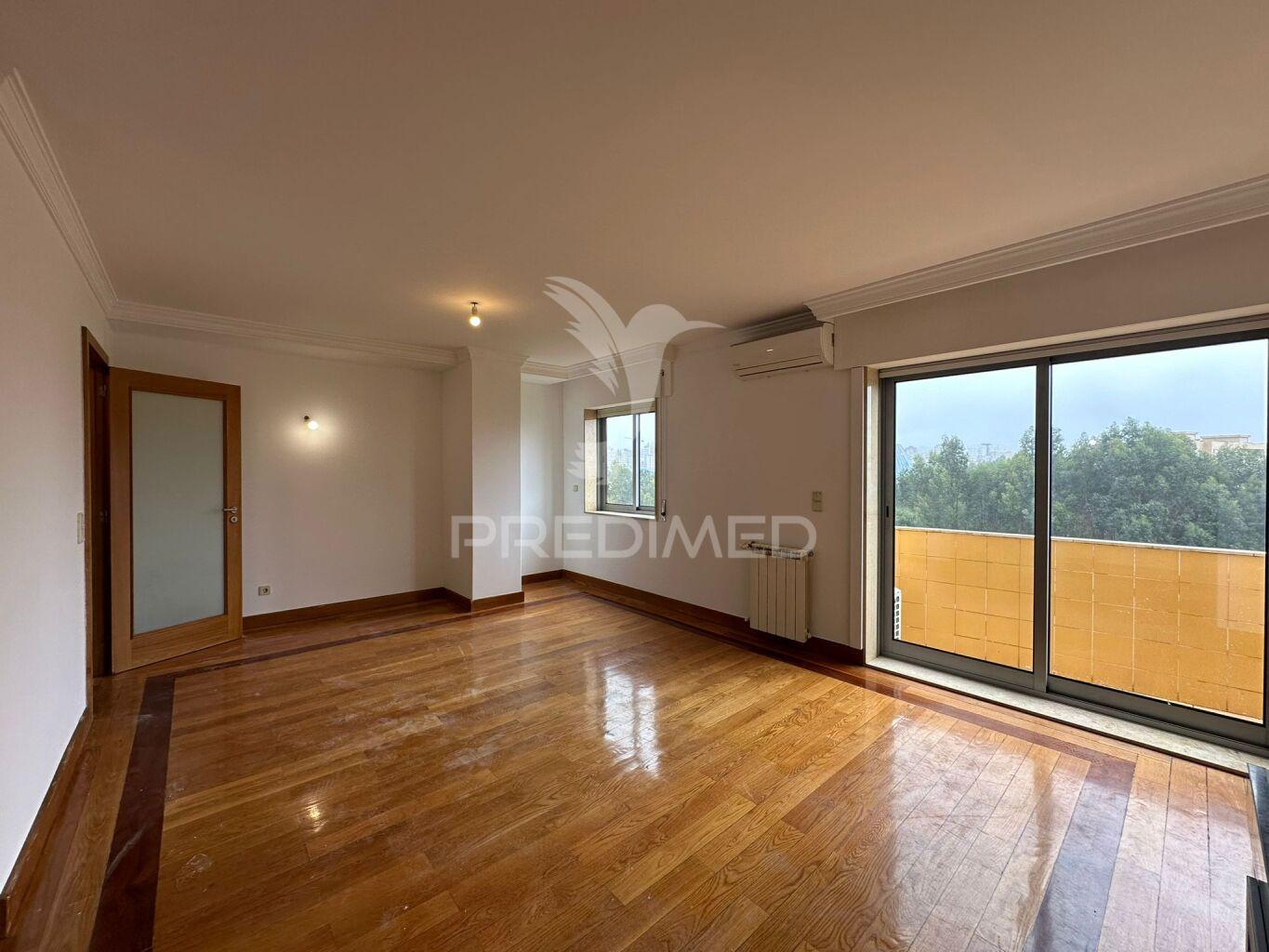 Apartamento t2 à venda em vila nova de gaia