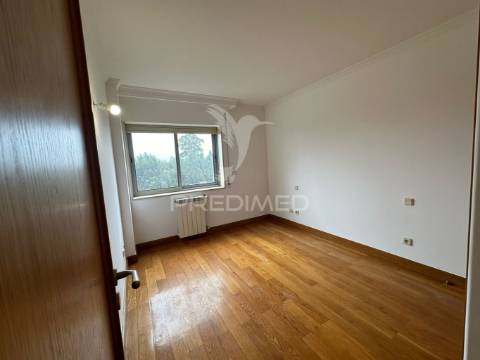 Apartamento t2 à venda em vila nova de gaia