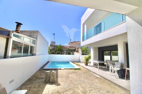 Moradia t4, aroeira