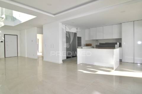 Moradia t4, aroeira