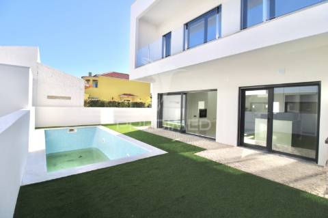 Moradia t4, aroeira