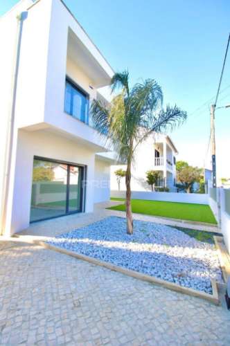 Moradia t4, aroeira