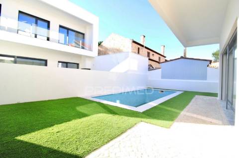 Moradia t4, aroeira