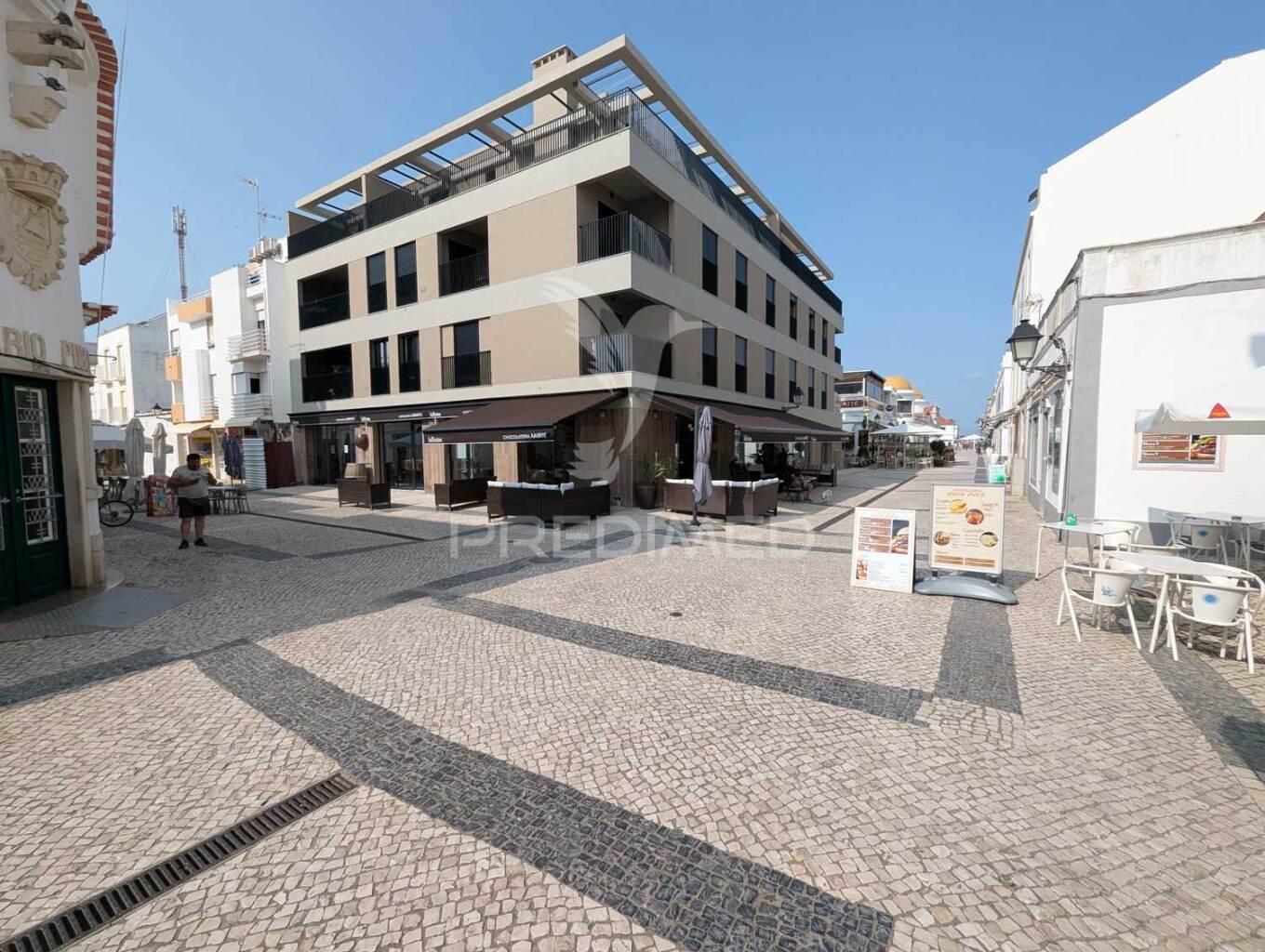 T0+1 novo com 48m2 no centro de vrsa, com terraço de 13m2