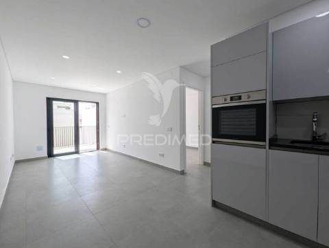 T0+1 novo com 48m2 no centro de vrsa, com terraço de 13m2