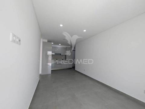 T0+1 novo com 48m2 no centro de vrsa, com terraço de 13m2