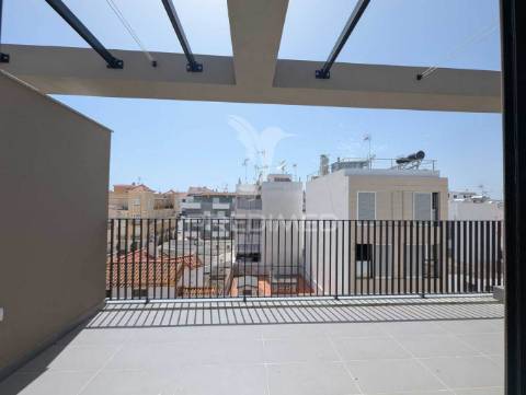 T0+1 novo com 48m2 no centro de vrsa, com terraço de 13m2