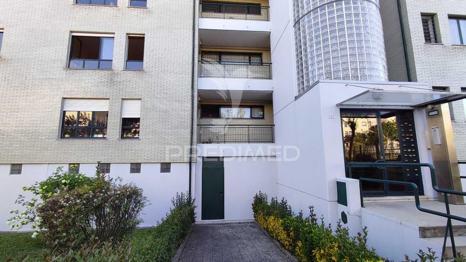 Apartamento t3 s.hora com box