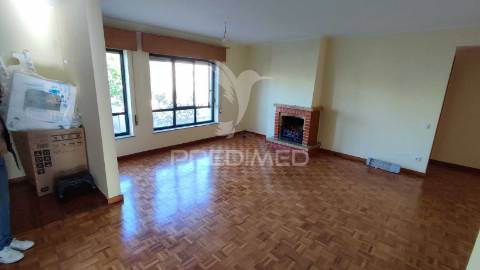 Apartamento t3 s.hora com box