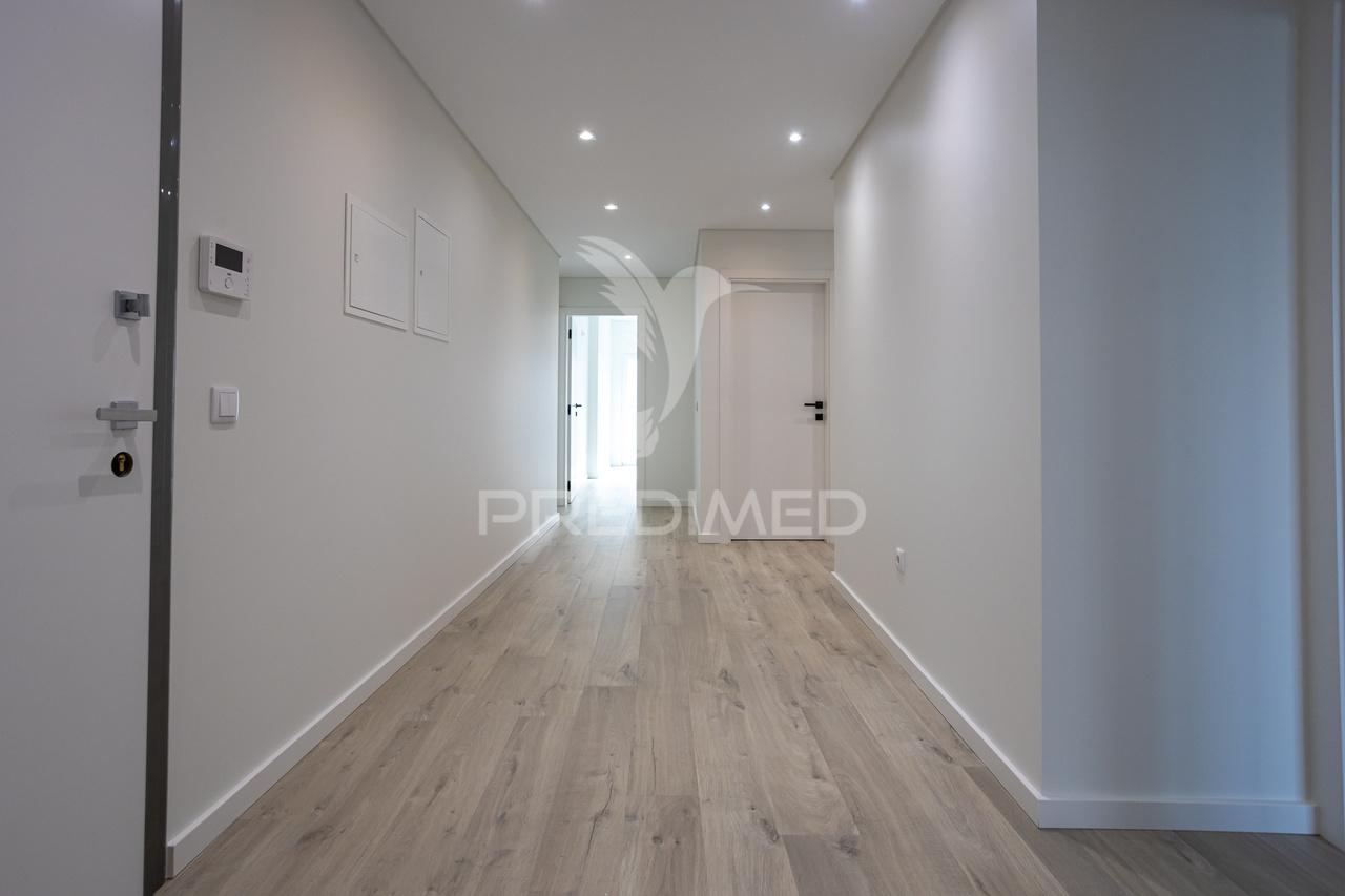 Apartamento t4 - com box  - novo - montijo