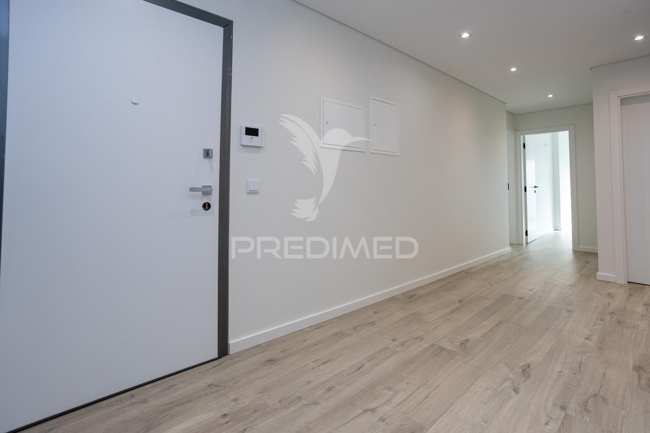 Apartamento t4 - com box  - novo - montijo