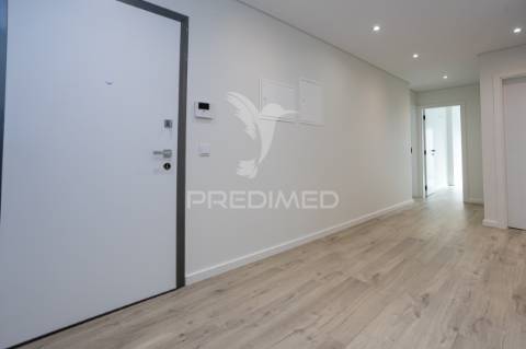 Apartamento t4 - com box  - novo - montijo