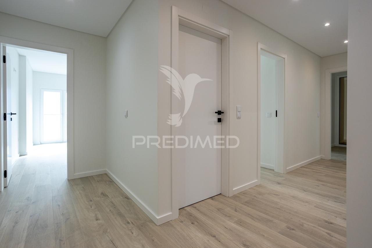 Apartamento t4 - com box  - novo - montijo