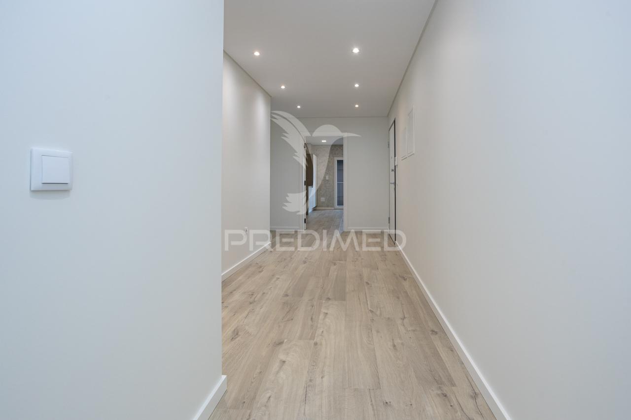 Apartamento t4 - com box  - novo - montijo