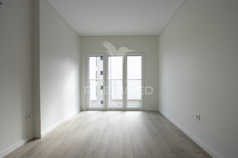 Apartamento t4 - com box  - novo - montijo